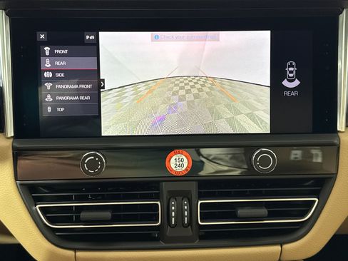 Certified 2026 Porsche Macan image 19