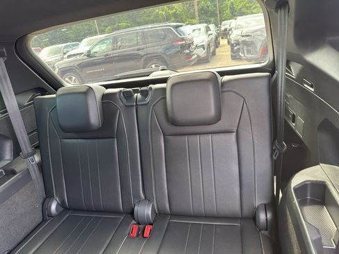 Used 2022 Volkswagen Tiguan SE R-Line FWD image 22