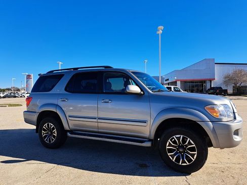 Used 2005 Toyota Sequoia Limited image 3