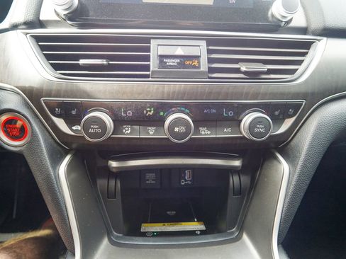 Used 2018 Honda Accord Touring image 26
