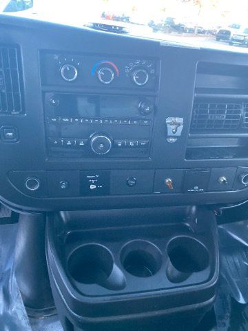 Used 2015 Chevrolet Express 2500 RWD image 24