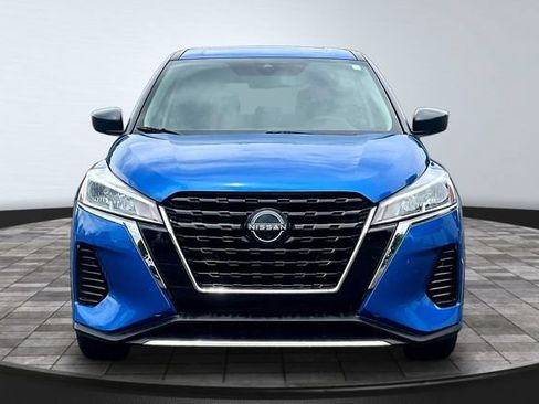 Used 2025 Nissan Kicks Play S FWD image 2