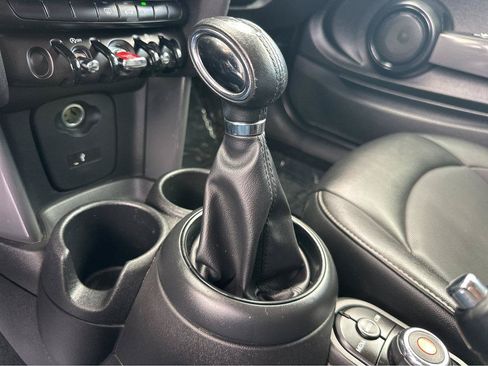 Used 2019 MINI Cooper 2-Door Hardtop FWD image 26