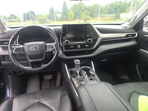 Used 2020 Toyota Highlander Limited AWD/4WD image 19