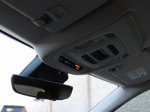 Used 2022 Buick Envision Avenir w/ Technology Package II image 28