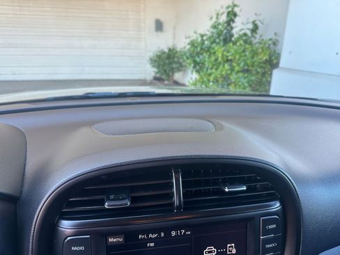 Used 2025 Kia Soul LX w/ LX Technology Package image 20