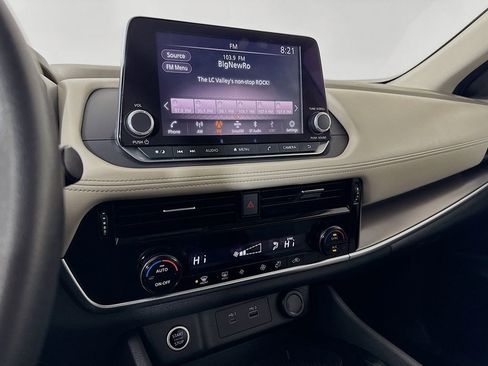 Used 2021 Nissan Rogue SV image 14