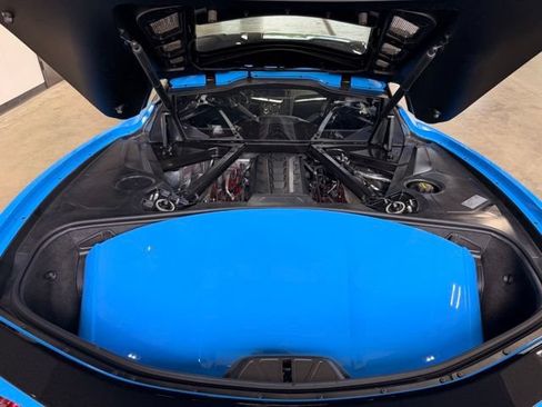 Used 2024 Chevrolet Corvette Stingray Premium Cpe w/ Body-Color Dual Roof Package RWD image 11