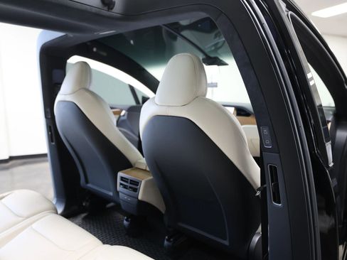 Used 2020 Tesla Model X Long Range image 37