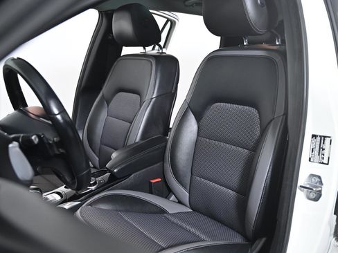 Used 2019 INFINITI QX30 Premium w/ Navigation Package image 22