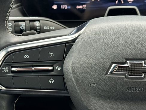 Used 2024 Chevrolet Traverse Z71 w/ Enhanced Driving Package AWD/4WD image 30