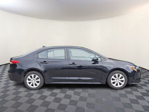 Used 2024 Toyota Corolla LE FWD image 7