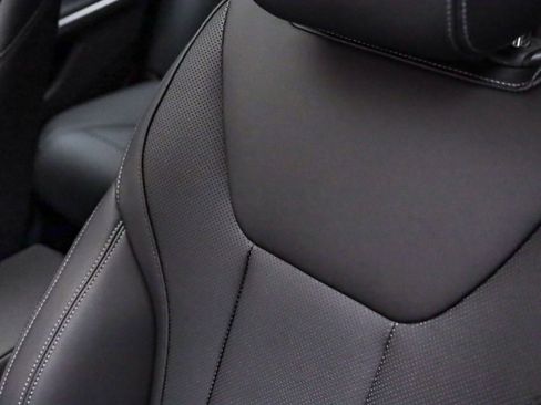 Certified 2022 BMW 330e w/ Convenience Package image 23