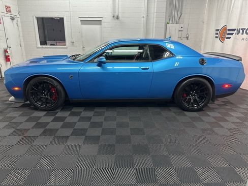 Used 2016 Dodge Challenger SRT Hellcat image 6