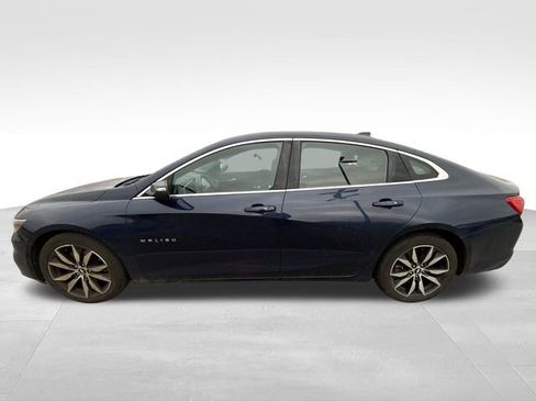 Used 2017 Chevrolet Malibu LT image 4