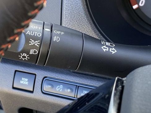 Used 2024 Nissan Frontier PRO-4X w/ Off-Road Protection Package AWD/4WD image 19