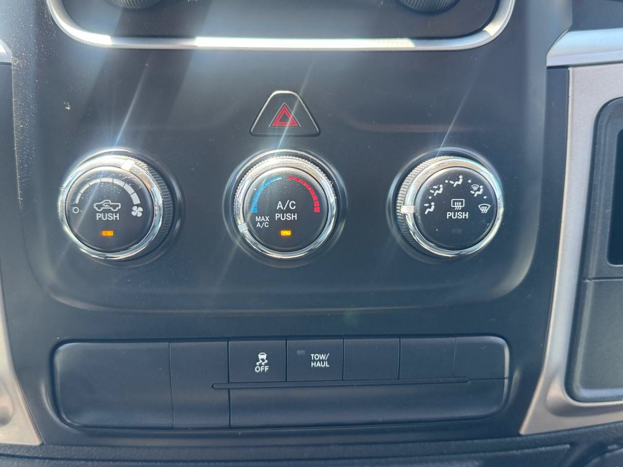 Used 2017 RAM 1500 Classic SLT RWD image 34