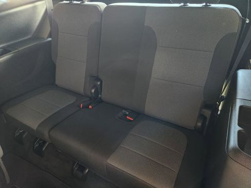 Used 2023 Chevrolet Traverse LT FWD image 42