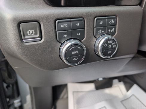 Used 2023 GMC Sierra 1500 SLT w/ SLT Convenience Package AWD/4WD image 24