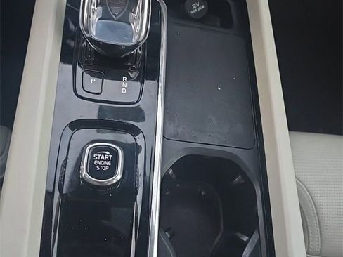 Used 2022 Volvo XC60 B5 Inscription w/ Advanced Package image 18