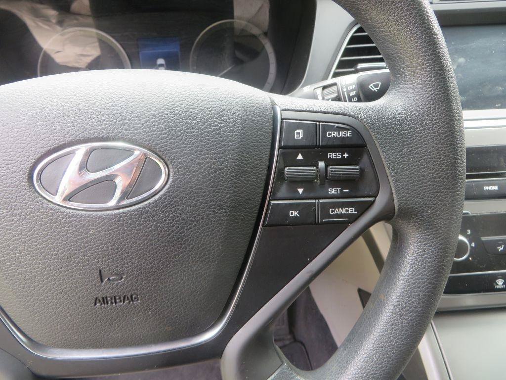 Used 2016 Hyundai Sonata SE FWD image 16