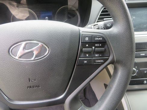 Used 2016 Hyundai Sonata SE FWD image 16