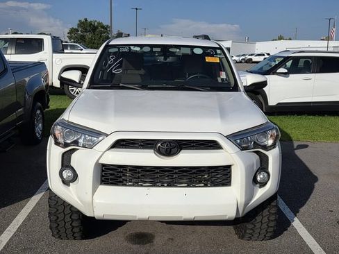 Used 2018 Toyota 4Runner SR5 RWD image 2