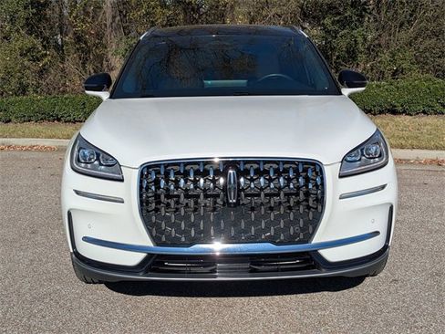 Used 2023 Lincoln Corsair Reserve w/ Equipment Group 201A image 9