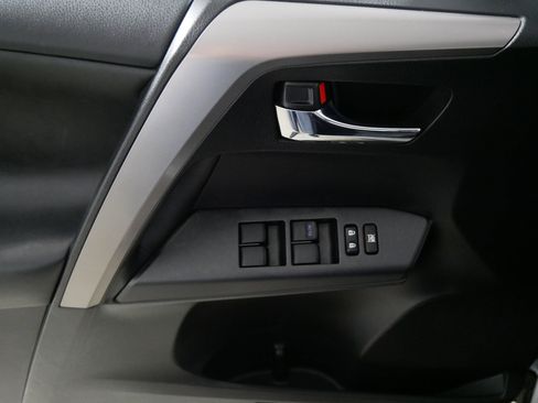 Used 2018 Toyota RAV4 XLE w/ Plus Extra Value Package AWD/4WD image 19