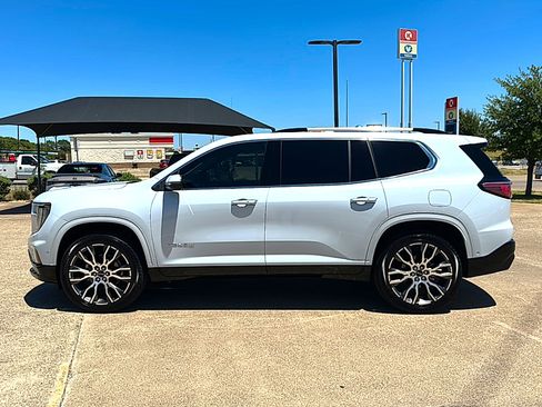 Used 2026 GMC Acadia Denali Ultimate FWD image 5