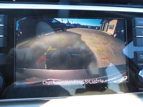 Used 2021 Nissan Versa SV FWD image 48