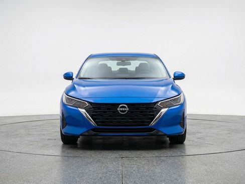 Used 2025 Nissan Sentra SV image 2