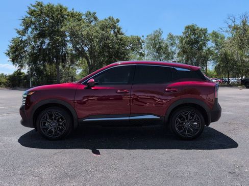 Certified 2025 Nissan Kicks SR w/ SR Premium Package FWD image 7