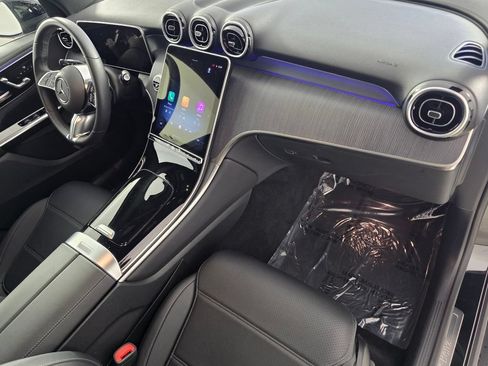 Certified 2025 Mercedes-Benz GLC 300 image 28