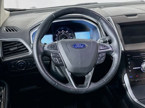 Used 2018 Ford Edge Titanium w/ Equipment Group 301A AWD/4WD image 18
