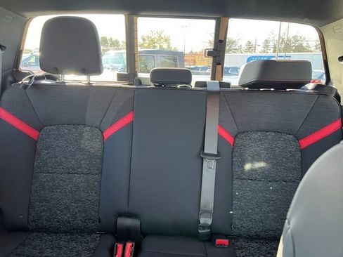 Used 2025 Chevrolet Colorado Z71 w/ Technology Package image 29