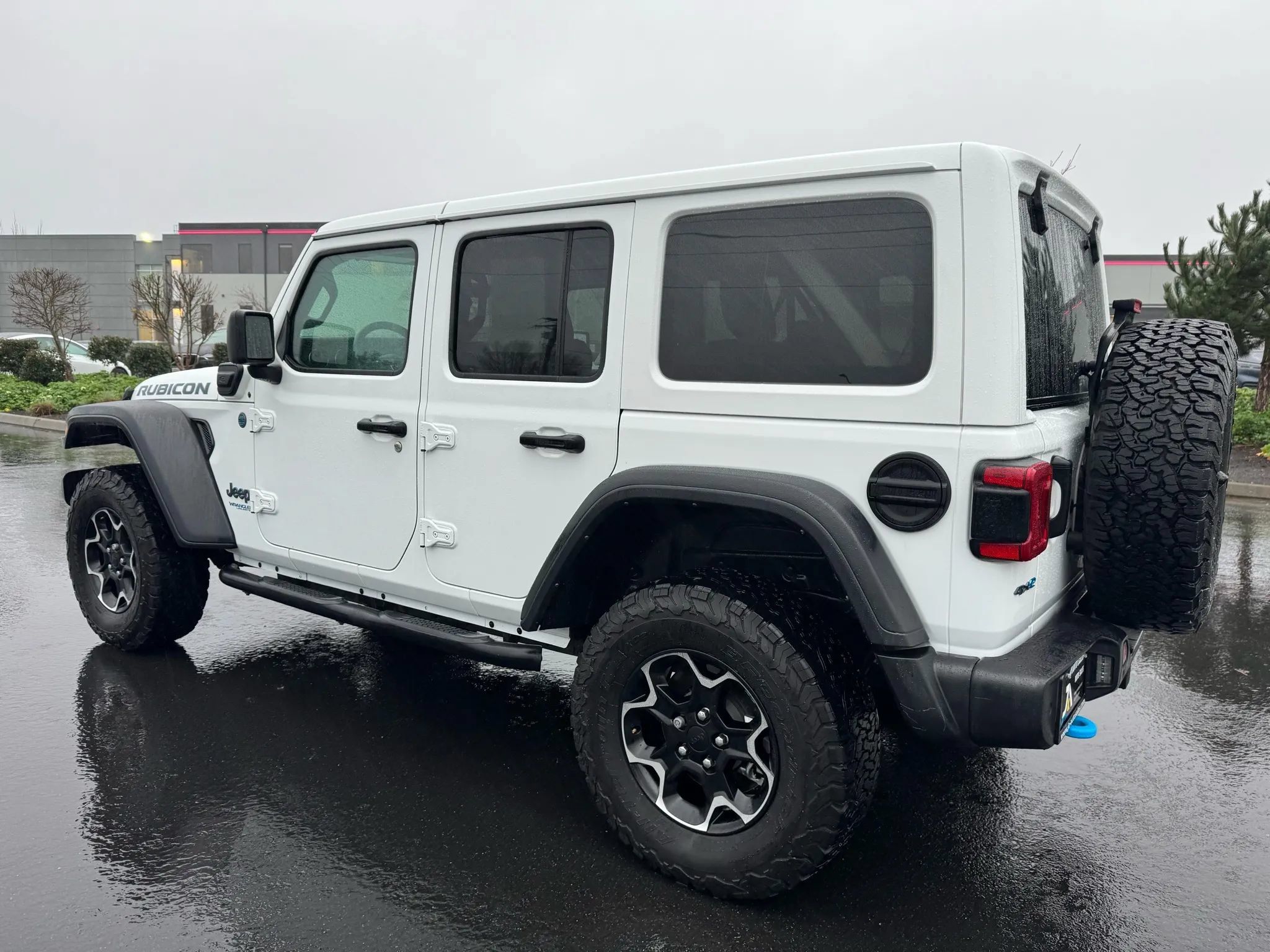 Used 2021 Jeep Wrangler Unlimited Rubicon 4xe w/ Cold Weather Group AWD/4WD image 7