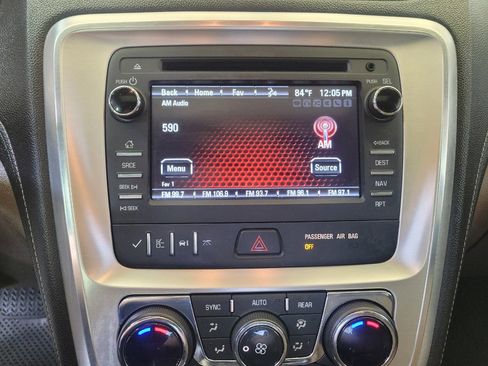 Used 2014 GMC Acadia SLT image 25