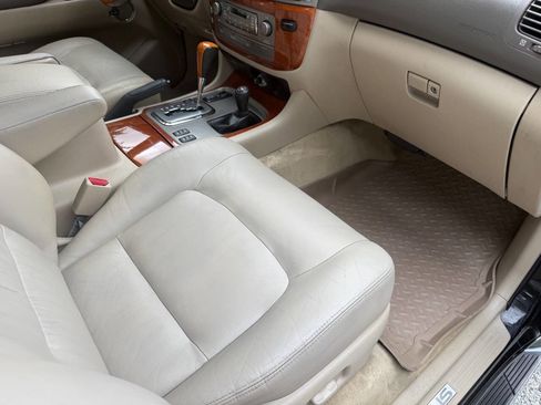 Used 2003 Lexus LX 470 4WD image 63