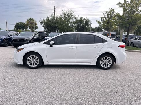 Used 2023 Toyota Corolla LE w/ LE Convenience Package FWD image 3