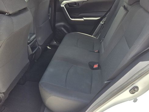 Certified 2021 Toyota RAV4 LE AWD/4WD image 5