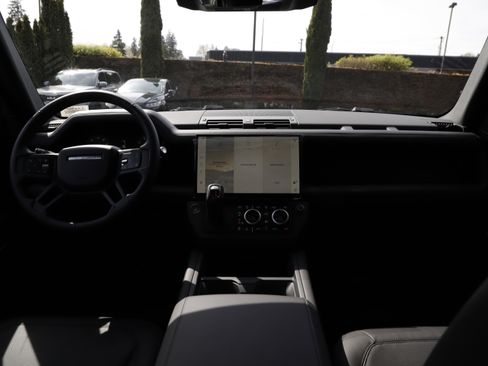 New 2026 Land Rover Defender 110 X-Dynamic SE image 13