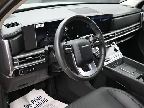 Used 2025 Hyundai Santa Fe SEL FWD image 18