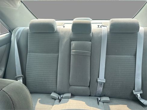 Used 2005 Toyota Camry LE FWD image 25