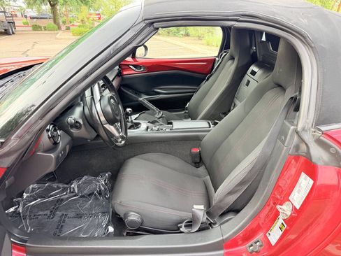 Used 2016 MAZDA MX-5 Miata Club RWD image 10