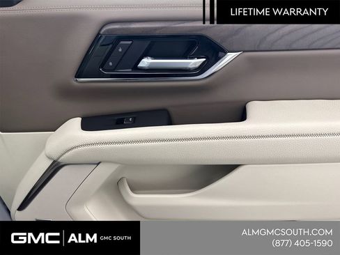 New 2026 GMC Yukon Denali w/ Denali Reserve Package AWD/4WD image 16