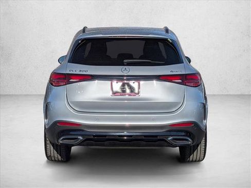 Certified 2025 Mercedes-Benz GLC 300 4MATIC image 7