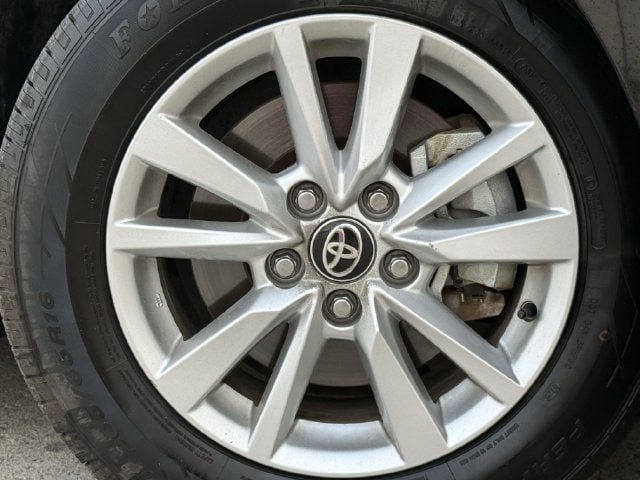 Used 2025 Toyota Camry LE FWD image 10