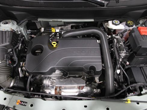 Used 2025 Chevrolet Equinox ACTIV w/ Safety and Technology Package image 20