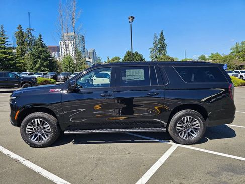 New 2026 Chevrolet Suburban Z71 w/ Comfort Package AWD/4WD image 2